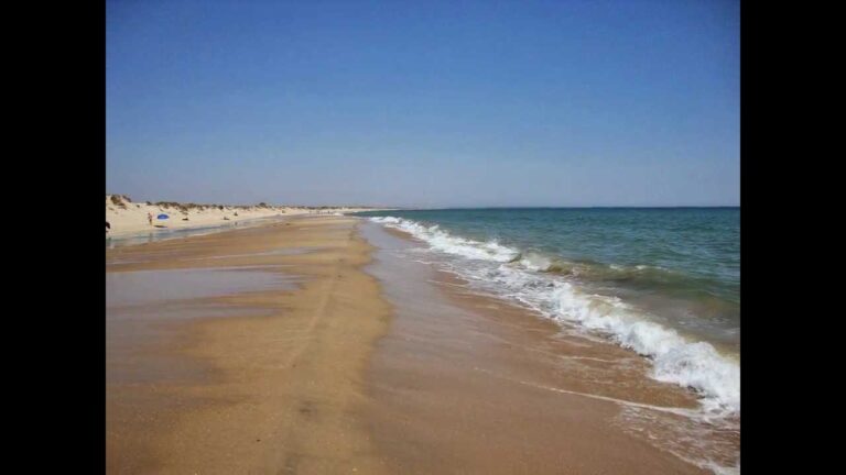 Descubre las increíbles playas nudistas en Huelva