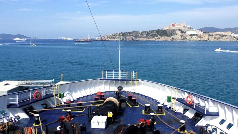 Descubre el increíble ferry desde Barcelona a Nápoles: una travesía inolvidable