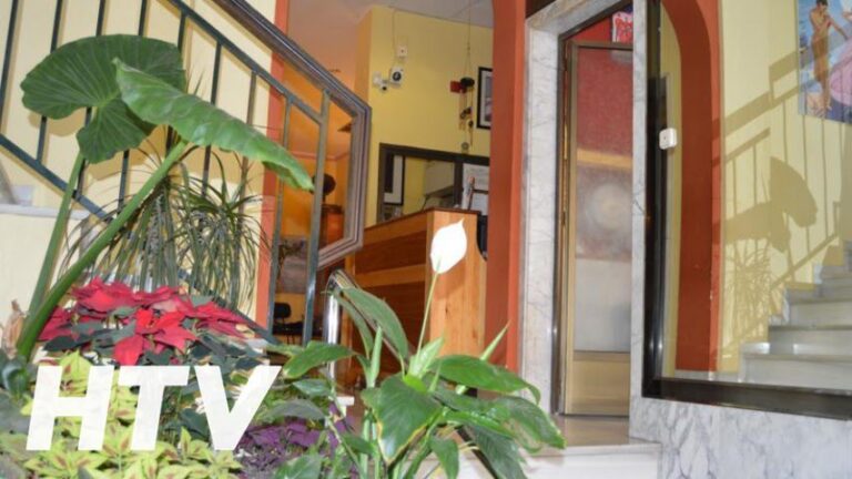 Hotel Costa Andaluza: Lujo y Belleza en la Costa del Sol
