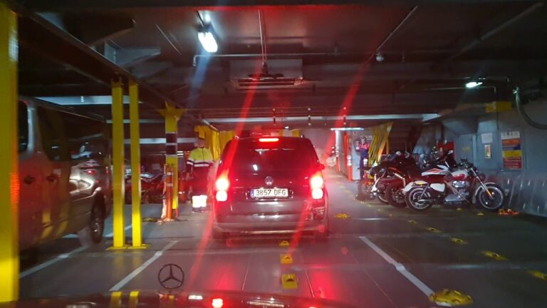 Transporte eficiente: Llevar tu coche de Barcelona a Tenerife