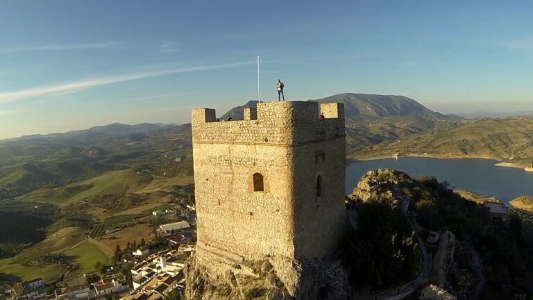 Explorando la historia del Castillo de Zahara: Una joya en Andaluc&iacute;a