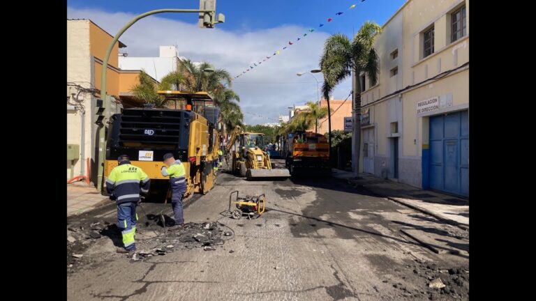 Guía de la Piscina Municipal León y Castillo: Instalaciones y Horarios
