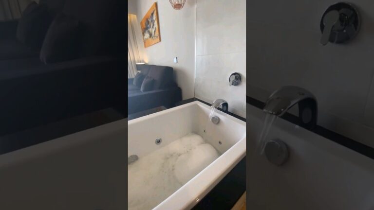 Hotel Los Arcos Almería: Un Oasis de Lujo en la Costa