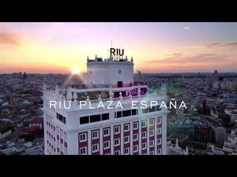 Estacionamiento conveniente en el Hotel Riu Plaza Espa&ntilde;a