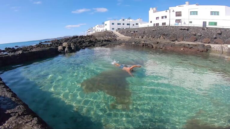 Descubre las impresionantes piscinas naturales de Punta Mujeres