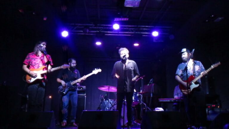 La Independencia de la Discoteca: Un Viaje Musical