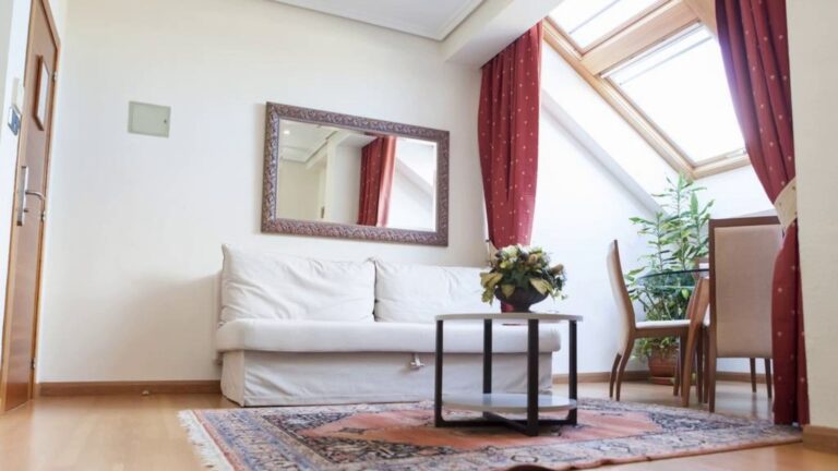 Hotel Tres Luces: Elegancia y Comodidad en Vigo