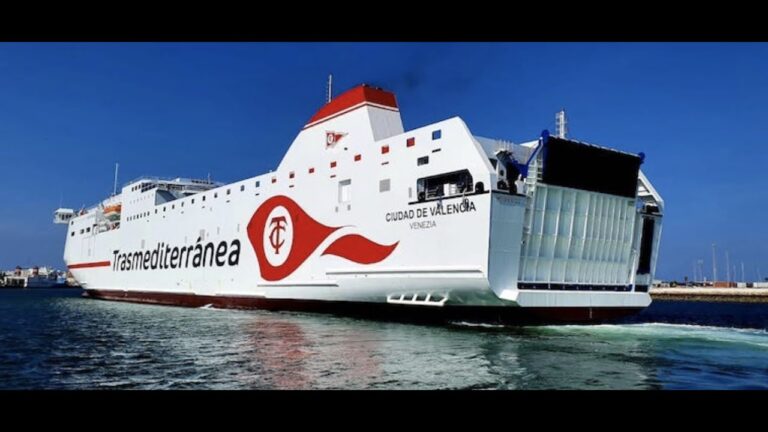 Viaje en barco de Valencia a Tenerife: Una aventura mar&iacute;tima