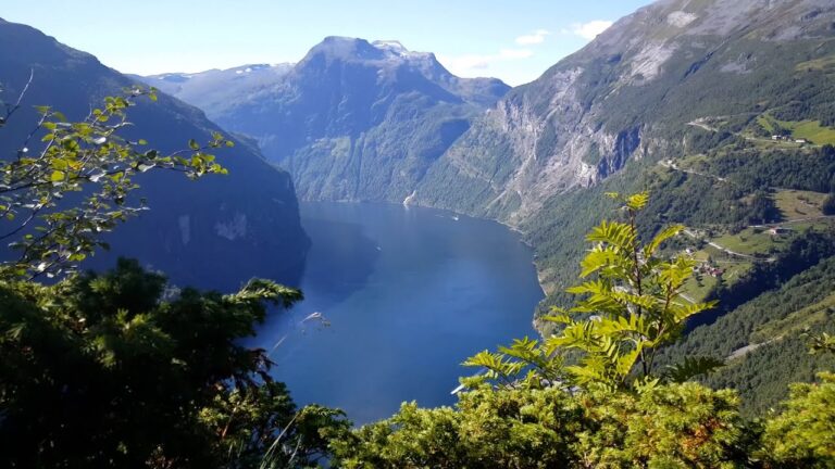 Explorando los fiordos noruegos: maravillas naturales en Escandinavia