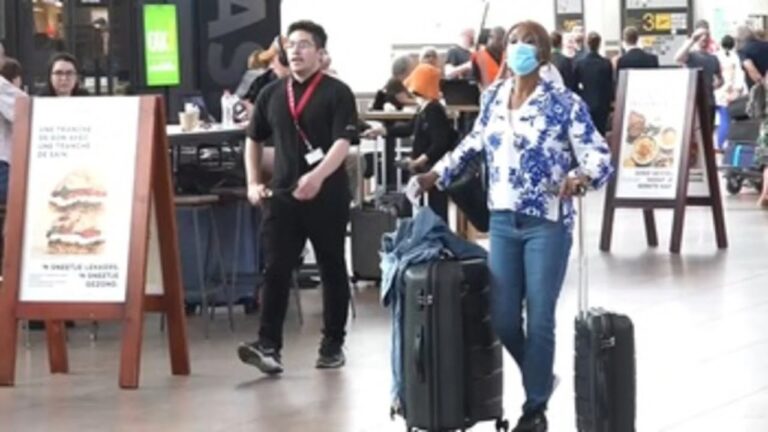 Normas para usar mascarilla en aviones en España